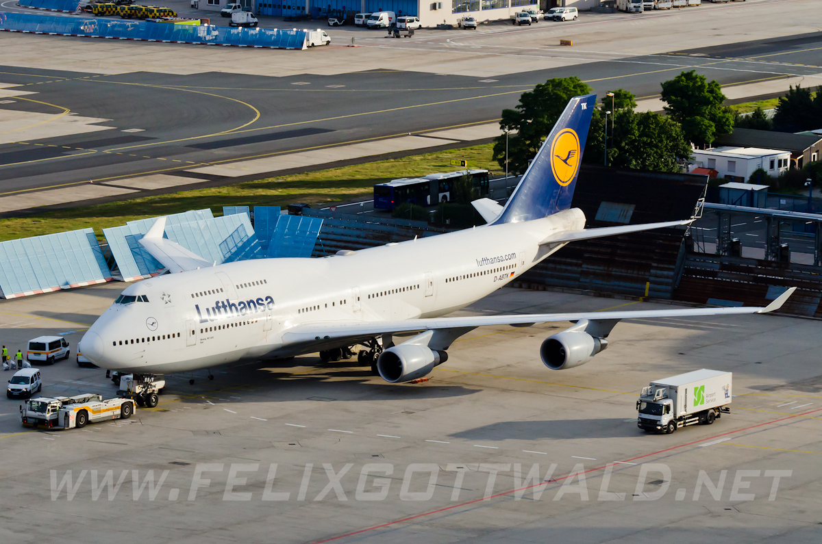 Lufthansa_B747-400_D-ABTK_FRA_2013-06-24_01cr