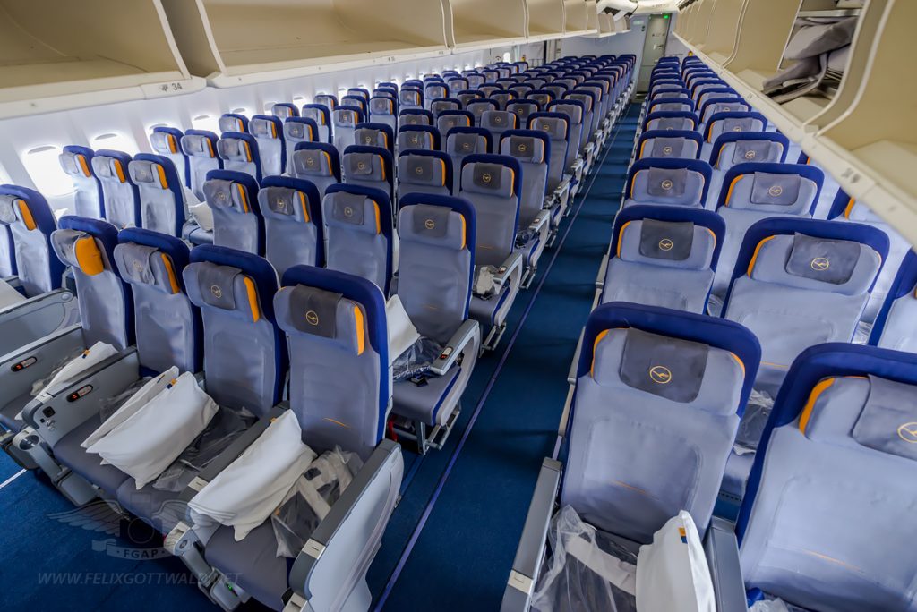 Inside the Lufthansa Boeing 747-8i